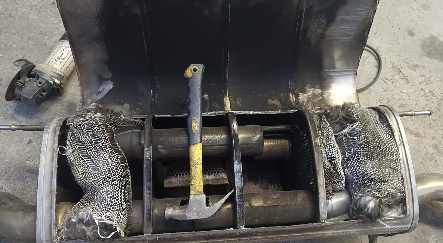 🔧 排气改装科普：为什么管径不是越大越好？