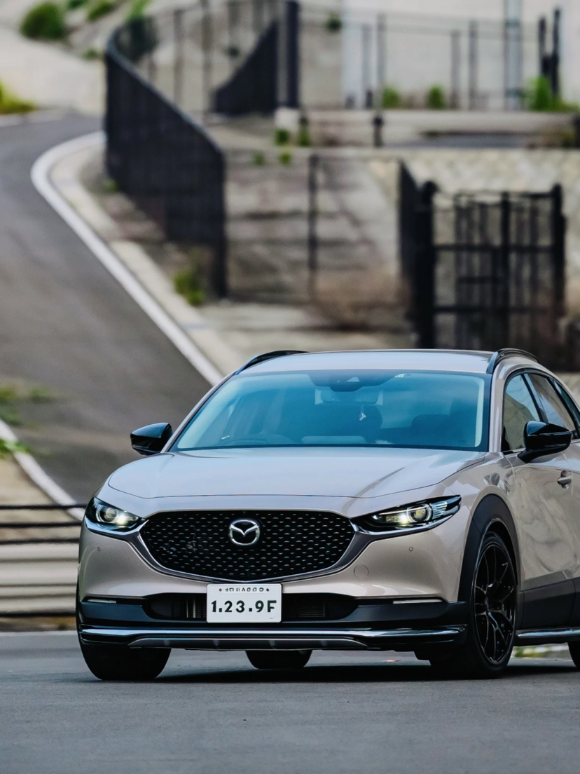 这台马自达cx-30的颜色好看