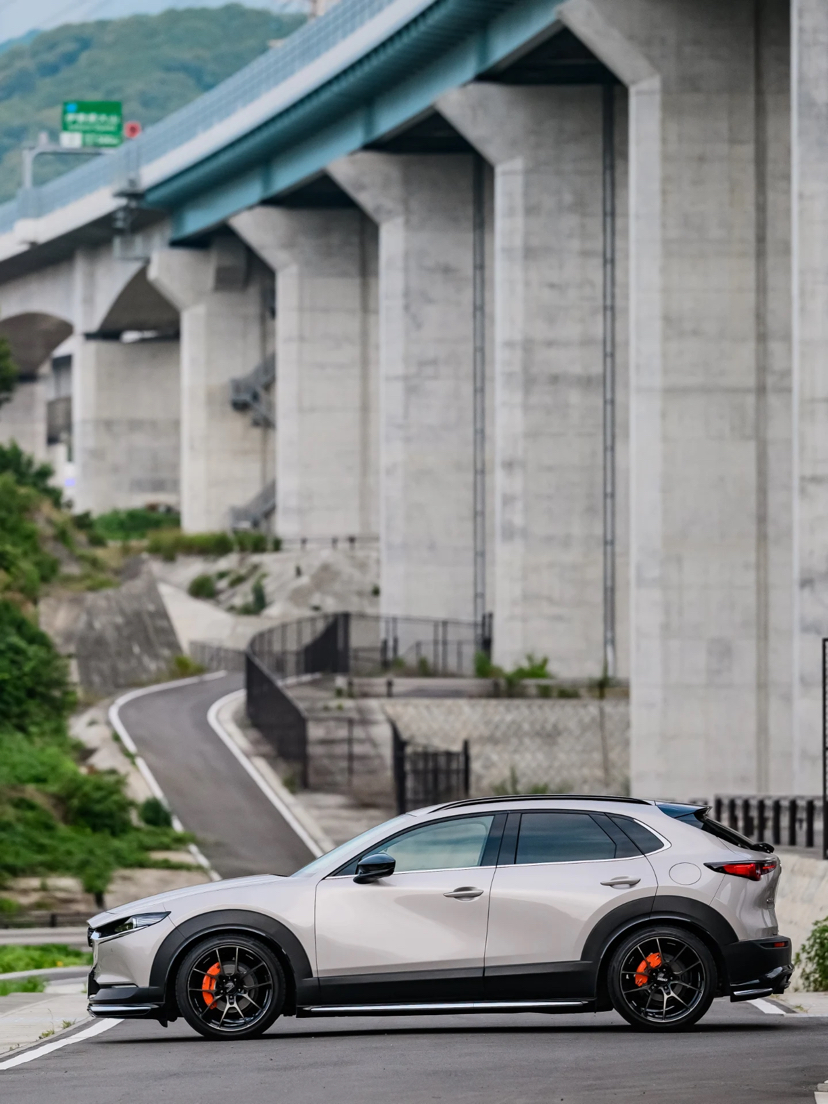 这台马自达cx-30的颜色好看