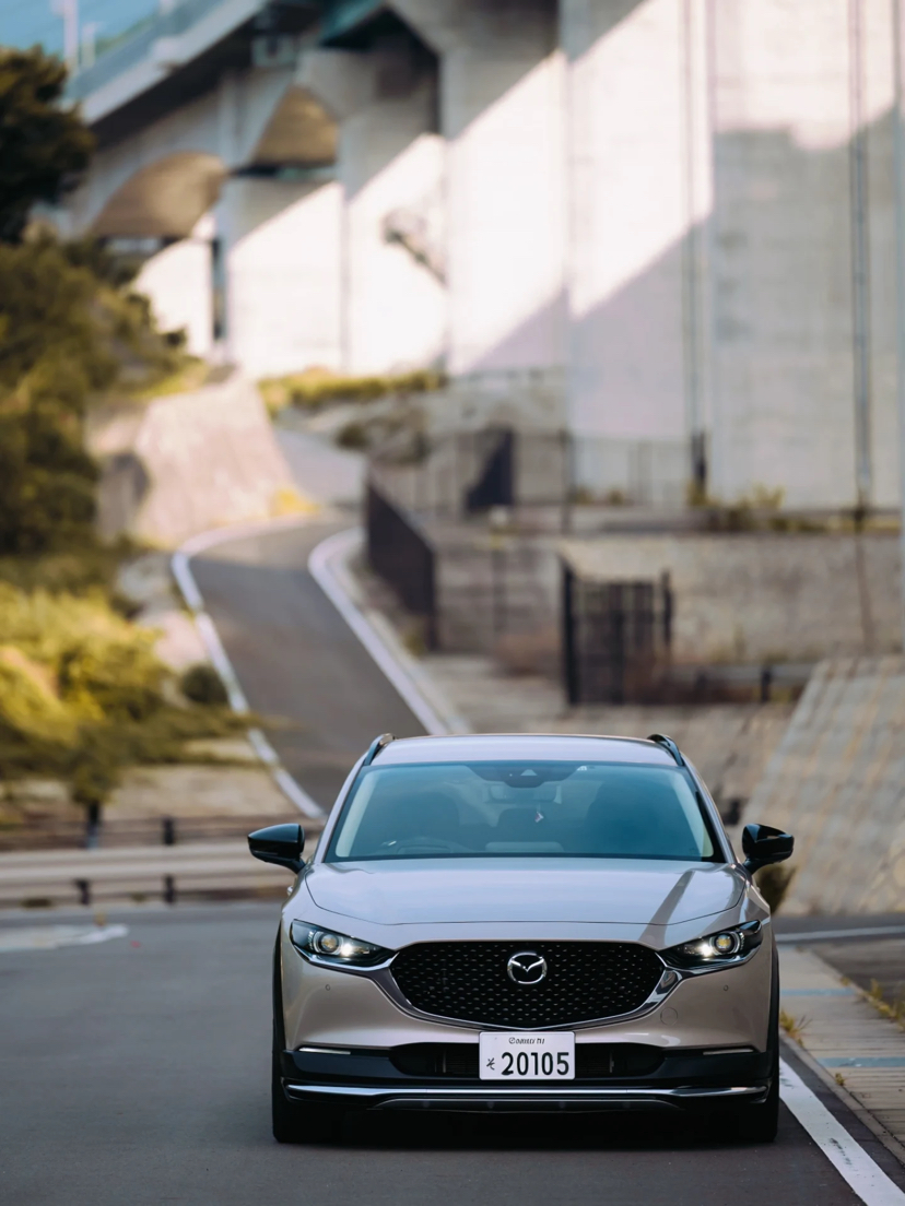 这台马自达cx-30的颜色好看